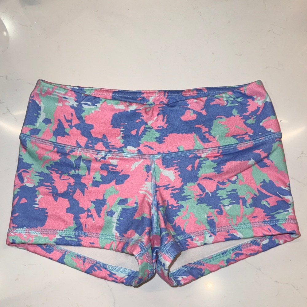 FLEO Camo Low Rise Shorts - Picture 3 of 3